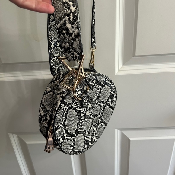 EUC Madison West Snakeskin Crossbody Bag. Round. Wristlet. Black, grey. - Picture 2 of 10